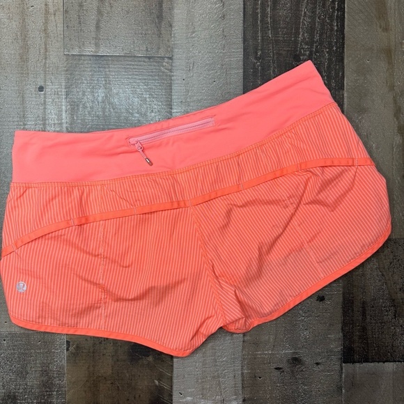 Lululemon Athletica Coral Run Speed Up Shorts with Lightweight Fabric size 8 - Picture 6 of 13